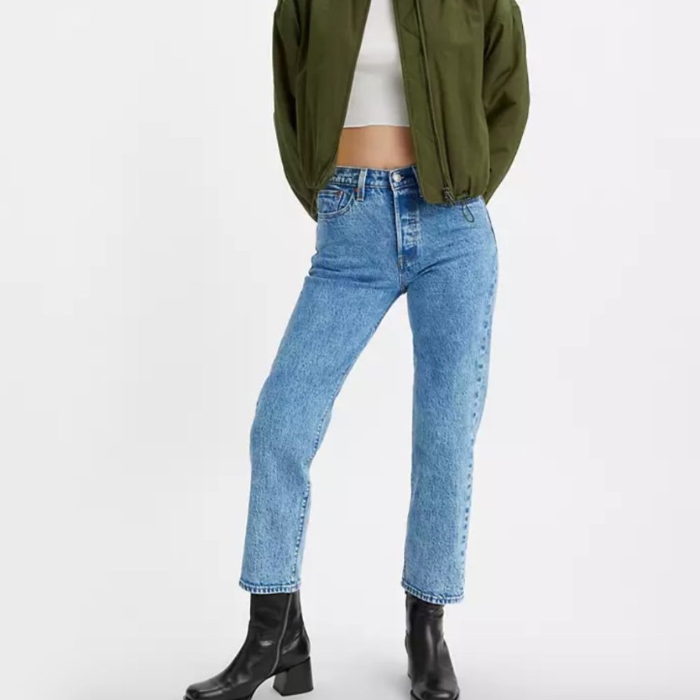 NWOT - Levi Wedgie Jeans
